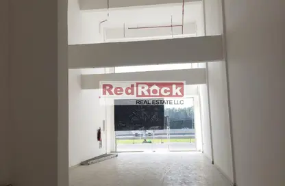 صالة عرض - استوديو - 1 حمام للايجار في الصجعة الصناعية - الصجعة - الشارقة صالة عرض - استوديو - 1 حمام للايجار في الصجعة الصناعية - الصجعة - الشارقة