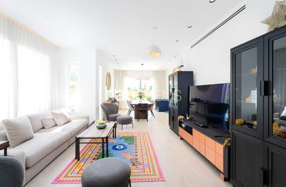 Villa - 4 Bedrooms - 4 Bathrooms for sale in Springs 10 - The Springs - Dubai
