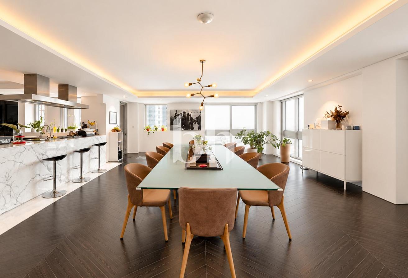 Rare Penthouse | Upgraded | 360 Views | Vacant photo 8