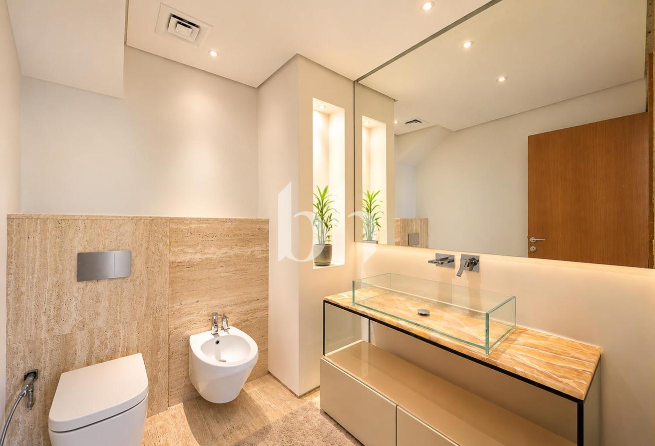Rare Penthouse | Upgraded | 360 Views | Vacant photo 24