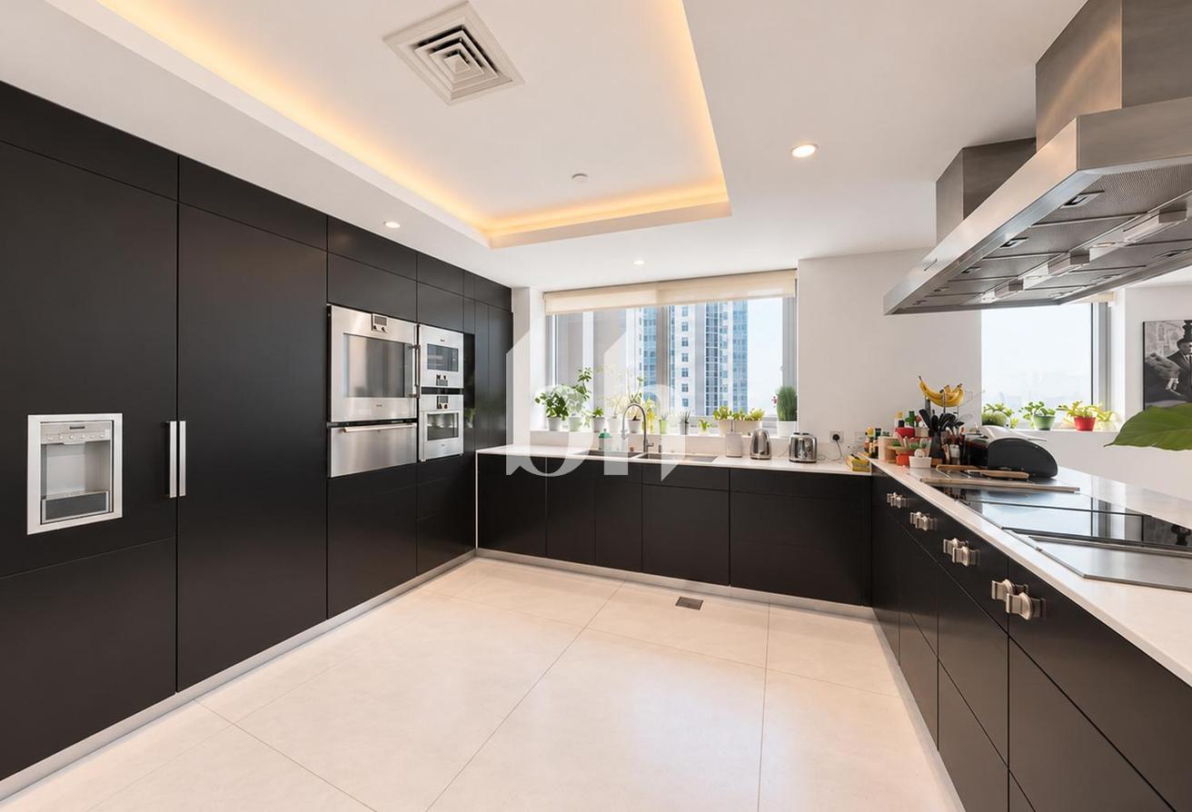 Rare Penthouse | Upgraded | 360 Views | Vacant photo 10