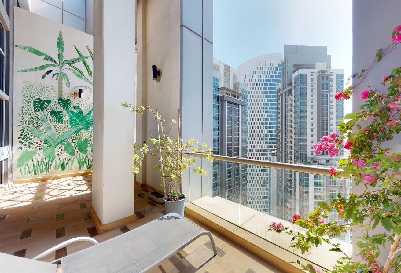 Rare Penthouse | Upgraded | 360 Views | Vacant photo 3