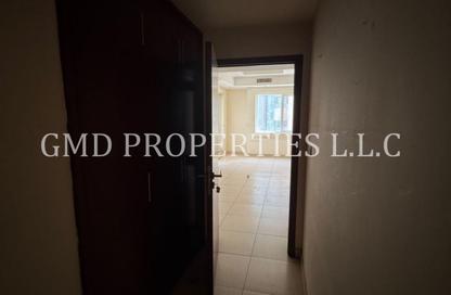 Apartment - 2 - 2 for rent in Bin Hendi Tower - Al Mankhool - Bur Dubai - Dubai