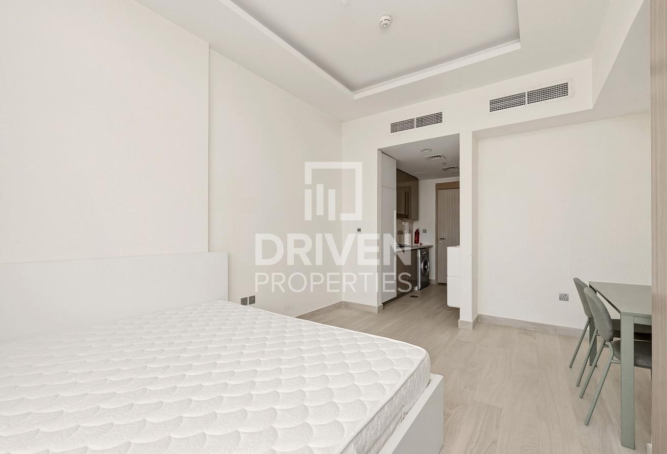 Well Maintained | High Floor | Chiller Free photo 3