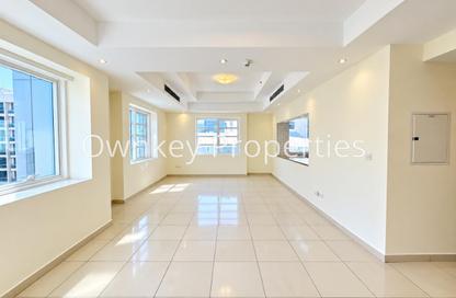 Apartment - 2 - 3 for rent in Bin Hendi Tower - Al Mankhool - Bur Dubai - Dubai