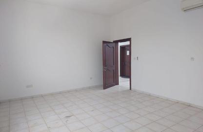 Office Space - Studio - 3 Bathrooms for rent in Mussafah Industrial Area - Mussafah - Abu Dhabi
