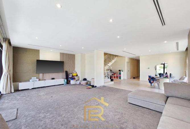 76987436 - Property Image 2