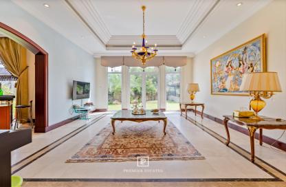 Villa - 5 - 6 for rent in Sector H - Emirates Hills - Dubai Villa - 5 - 6 for rent in Sector H - Emirates Hills - Dubai