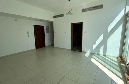 Apartment - 2 Bedrooms - 3 Bathrooms for rent in Cascades Tower - Dubai Marina - Dubai