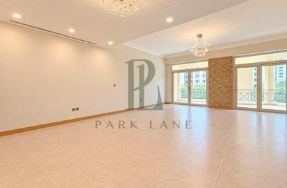 Apartment - 2 - 2 for rent in Al Anbara - Shoreline Apartments - Palm Jumeirah - Dubai