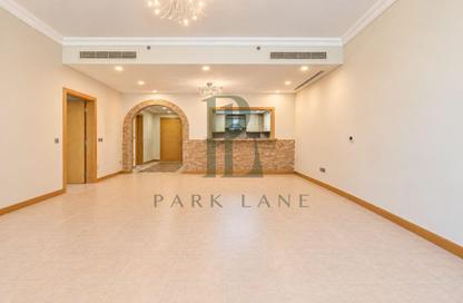 Apartment - 2 - 2 for rent in Al Anbara - Shoreline Apartments - Palm Jumeirah - Dubai