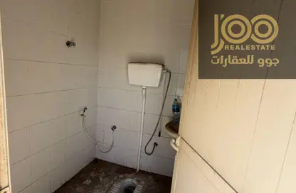Warehouse - Studio - 2 Bathrooms for rent in Umm Al Thuoob - Umm Al Quwain