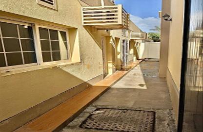 Villa - 5 Bedrooms - 6 Bathrooms for rent in Jumeirah 1 Villas - Jumeirah 1 - Jumeirah - Dubai