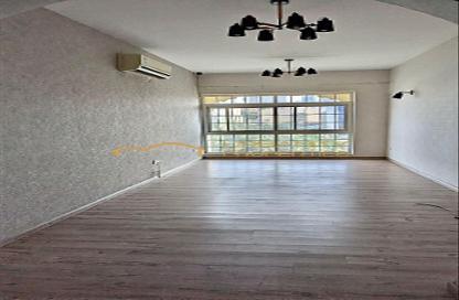 Villa - 5 Bedrooms - 6 Bathrooms for rent in Jumeirah 1 Villas - Jumeirah 1 - Jumeirah - Dubai