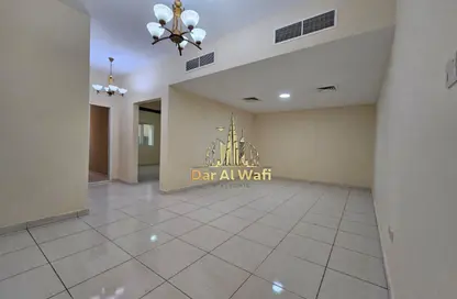 شقة - غرفة نوم - 1 حمام للايجار في شارع بوخارا - النهدة - الشارقة شقة - غرفة نوم - 1 حمام للايجار في شارع بوخارا - النهدة - الشارقة