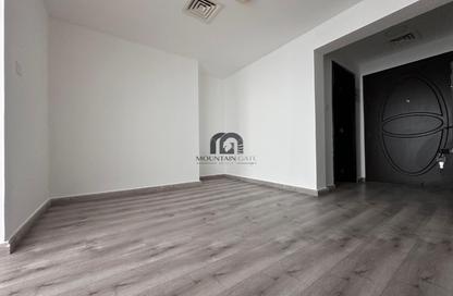 Apartment - 1 - 2 for rent in Palm Tower 1 - Palm Towers - Al Majaz - Sharjah