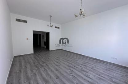 Apartment - 1 - 2 for rent in Palm Tower 1 - Palm Towers - Al Majaz - Sharjah