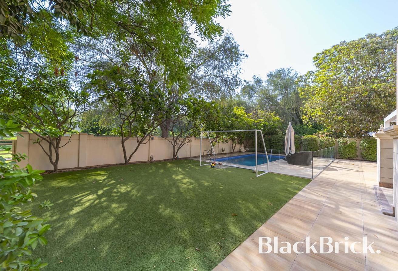 Vacant Soon | Private Pool | Close To Park photo 24