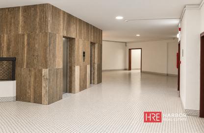 Apartment - 4 - 3 for rent in Al Karama - Dubai