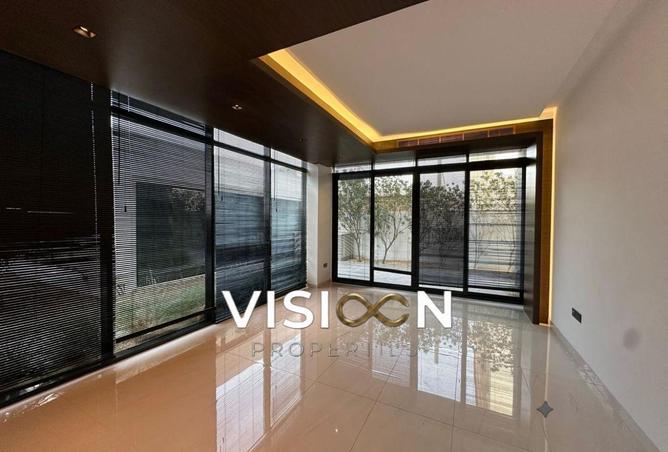 124290180 - Property Image 3