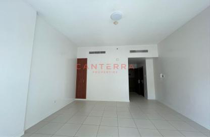 Apartment - Studio - 1 Bathroom for rent in Cascades Tower - Dubai Marina - Dubai