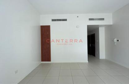 Apartment - Studio - 1 Bathroom for rent in Cascades Tower - Dubai Marina - Dubai