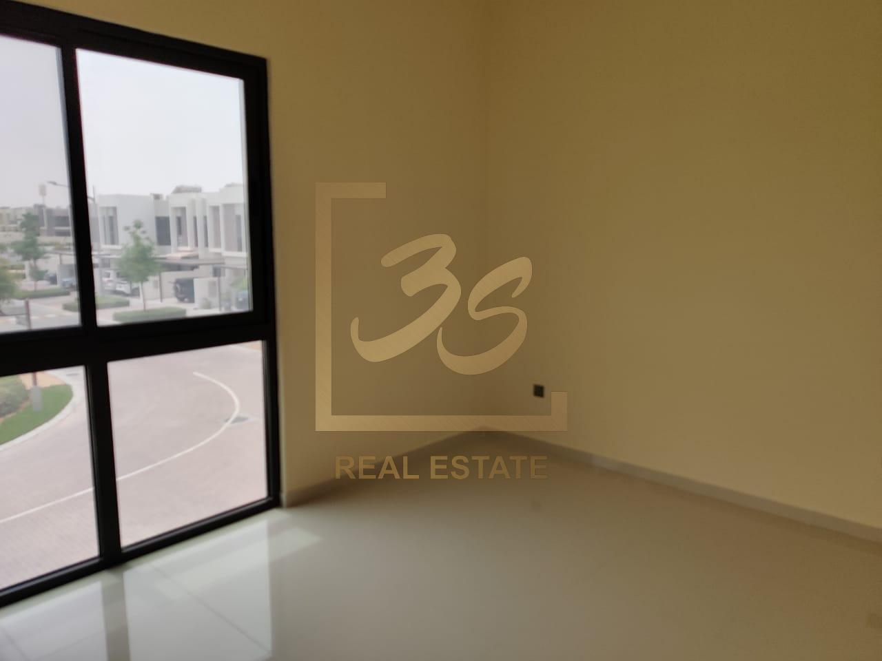 CORNER UNIT | 3BR + MAID | SINGLE ROW by 241773 