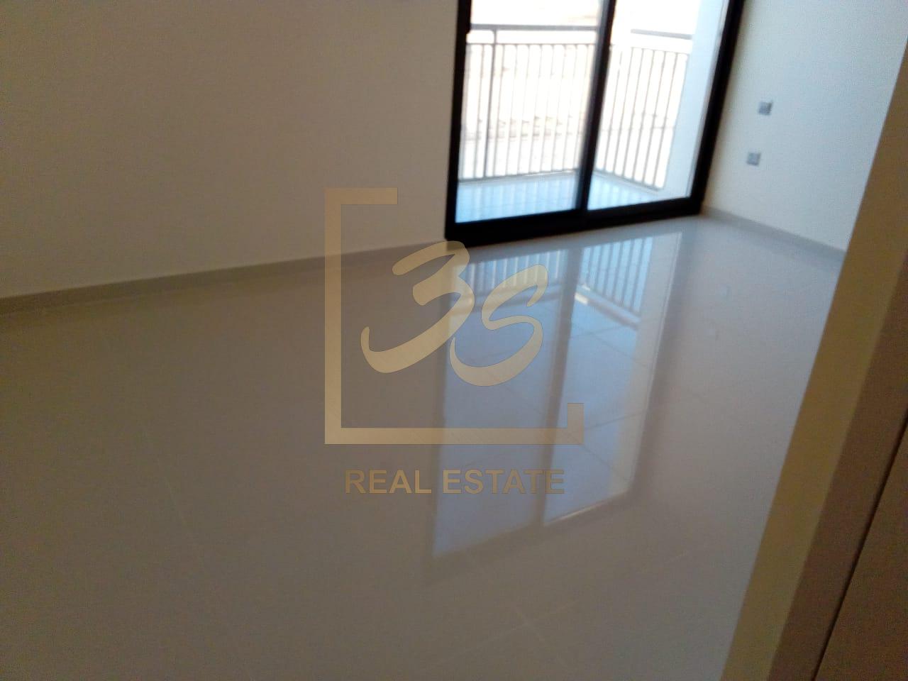 CORNER UNIT | 3BR + MAID | SINGLE ROW by 241773 