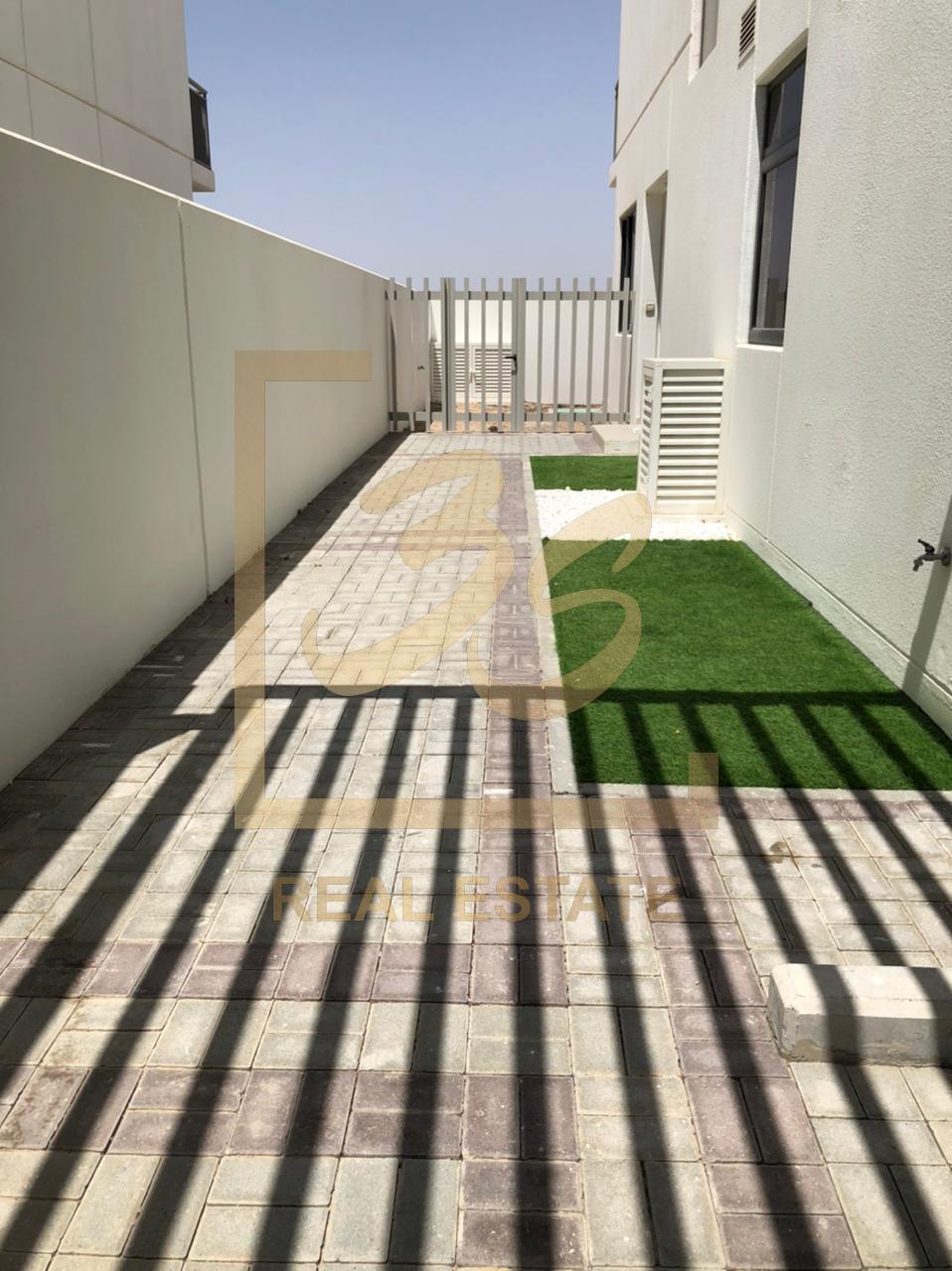 CORNER UNIT | 3BR + MAID | SINGLE ROW by 241773 