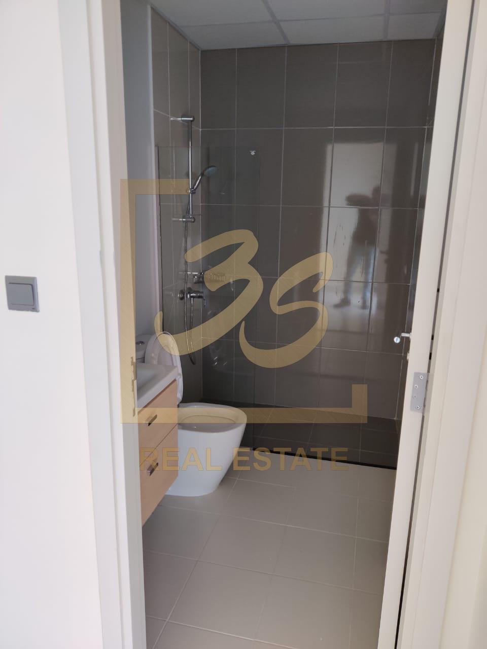 CORNER UNIT | 3BR + MAID | SINGLE ROW by 241773 