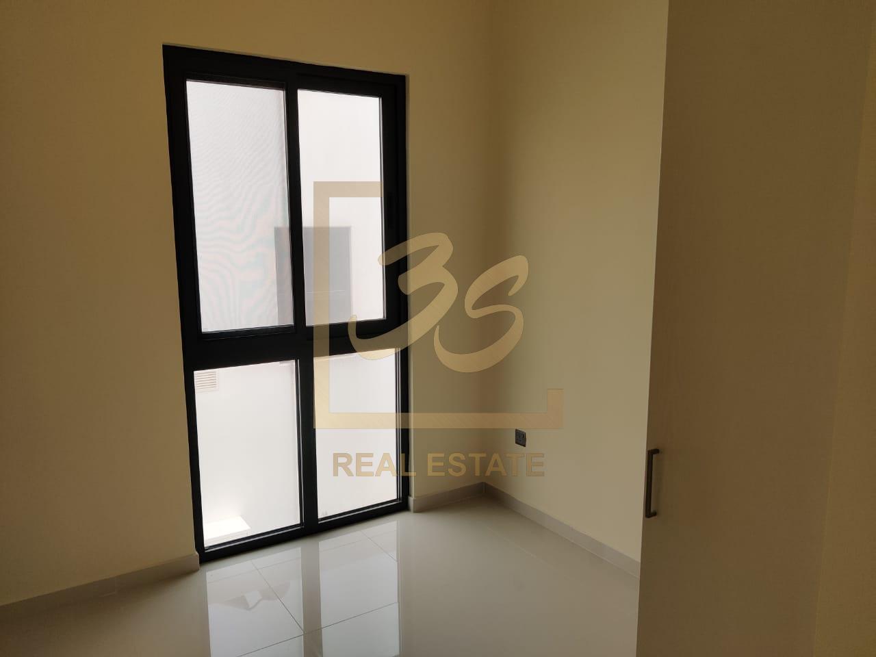 CORNER UNIT | 3BR + MAID | SINGLE ROW by 241773 