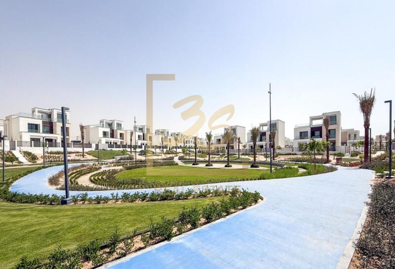 Modern Villa | Ready to Move In | Immense Plot