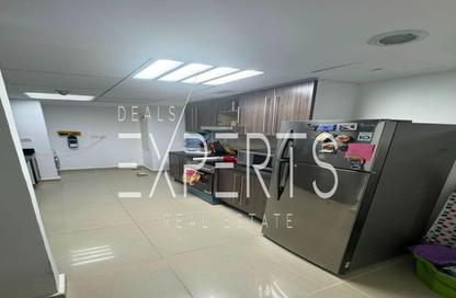Apartment - 1 Bedroom - 2 Bathrooms for rent in Tower 40 - Al Reef Downtown - Al Reef - Abu Dhabi