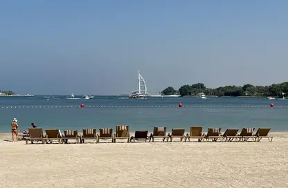 شقة - 2 غرف نوم - 2 حمامات للايجار في الحاتمي - مساكن شور لاين - نخلة جميرا - دبي