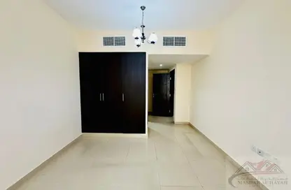 شقة - غرفة نوم - 2 حمامات للايجار في مجمع مويلح - تجارية مويلح - الشارقة