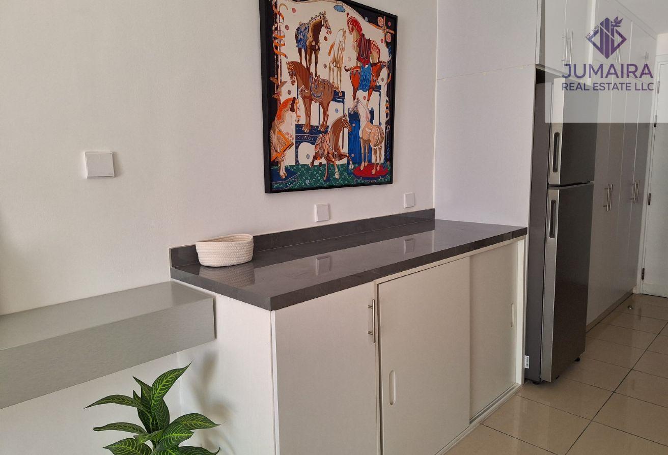 Luxury Upgraded Studio | Fully Fitted Kitchen .