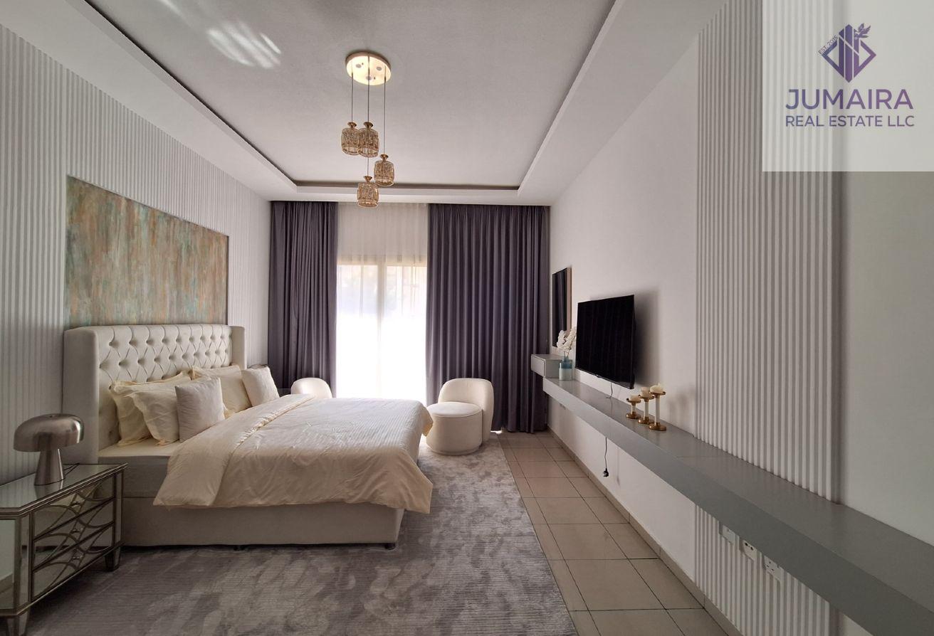 Luxury Upgraded Studio | Fully Fitted Kitchen .