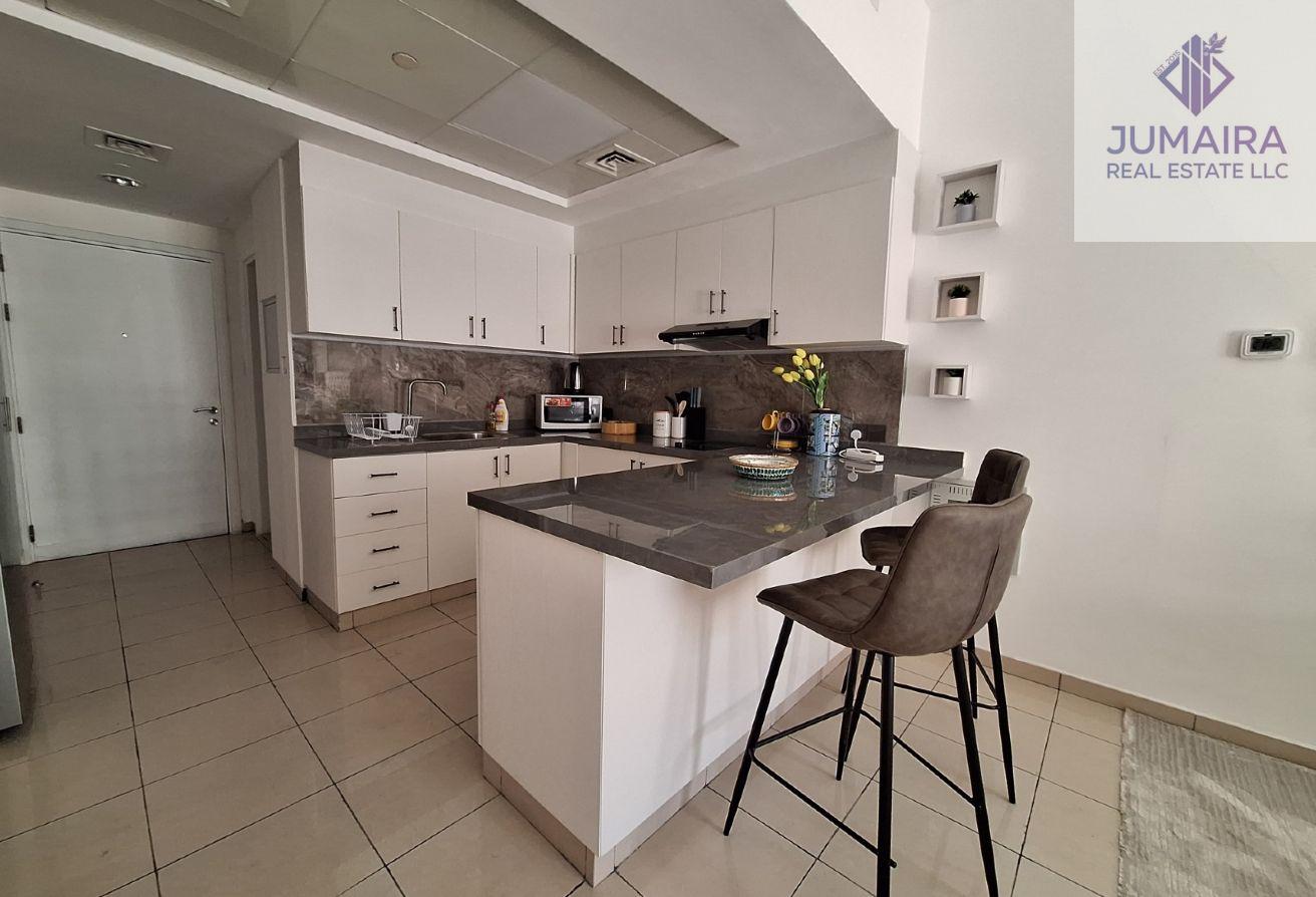 Luxury Upgraded Studio | Fully Fitted Kitchen .