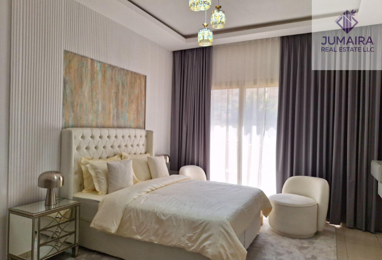 Luxury Upgraded Studio | Fully Fitted Kitchen .