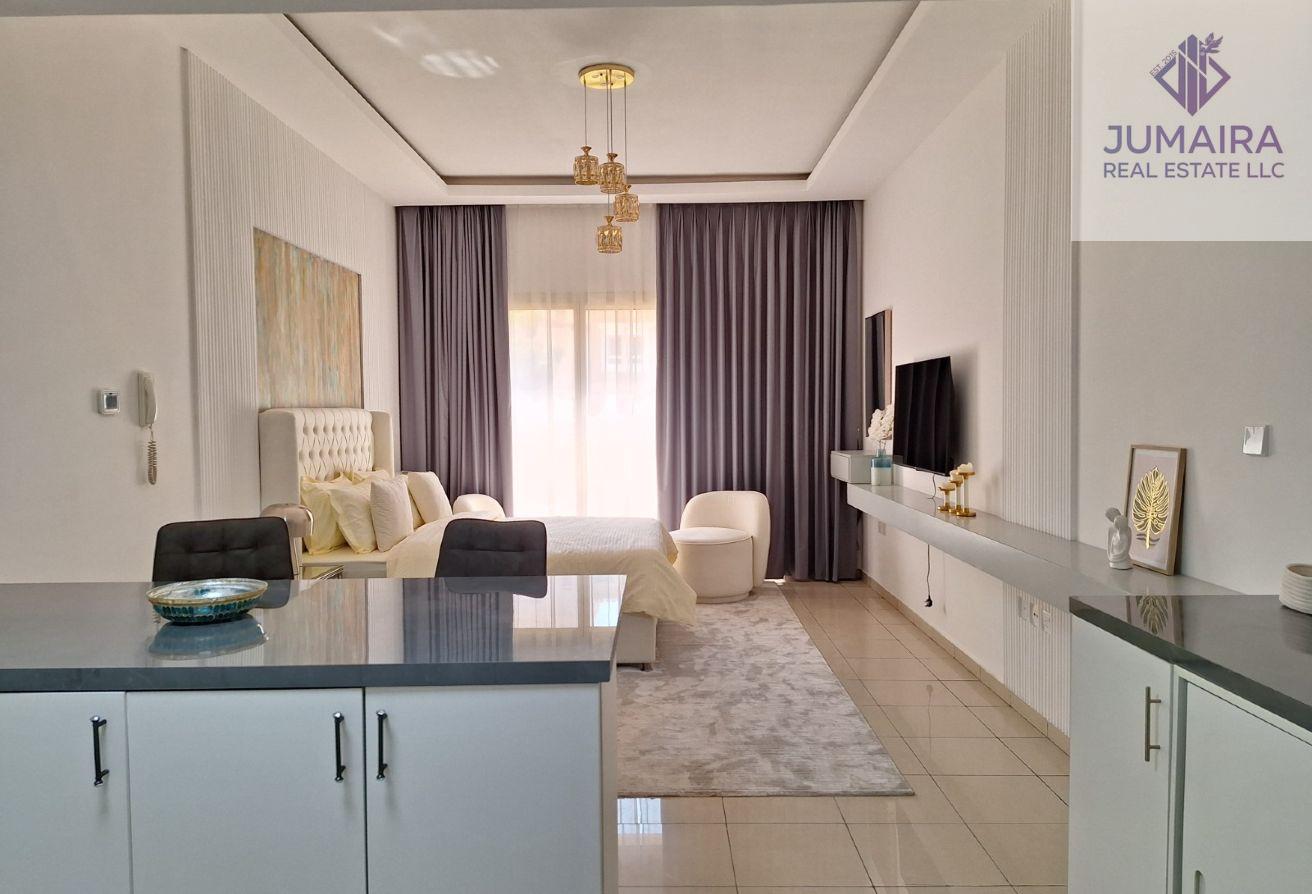 Luxury Upgraded Studio | Fully Fitted Kitchen .