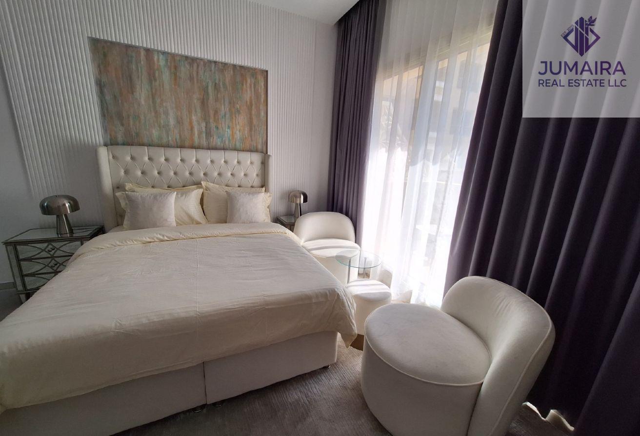 Luxury Upgraded Studio | Fully Fitted Kitchen .