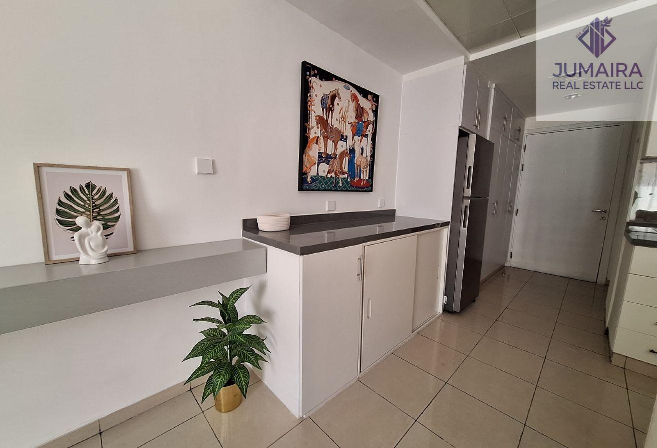 Luxury Upgraded Studio | Fully Fitted Kitchen .