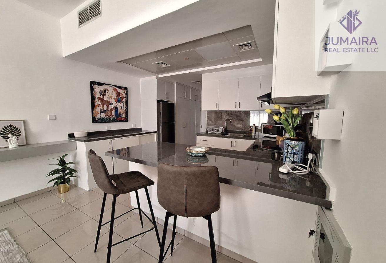 Luxury Upgraded Studio | Fully Fitted Kitchen .