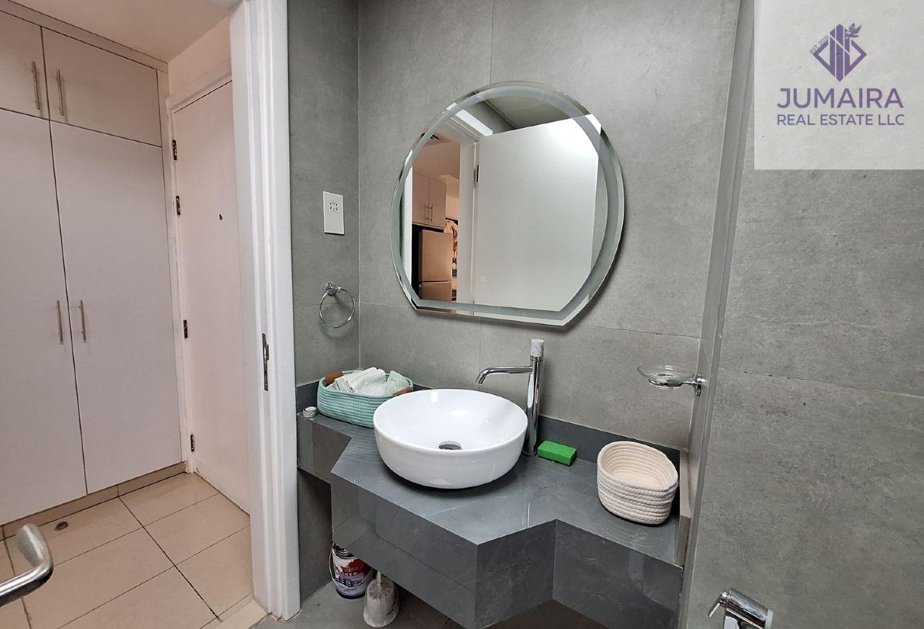 Luxury Upgraded Studio | Fully Fitted Kitchen .