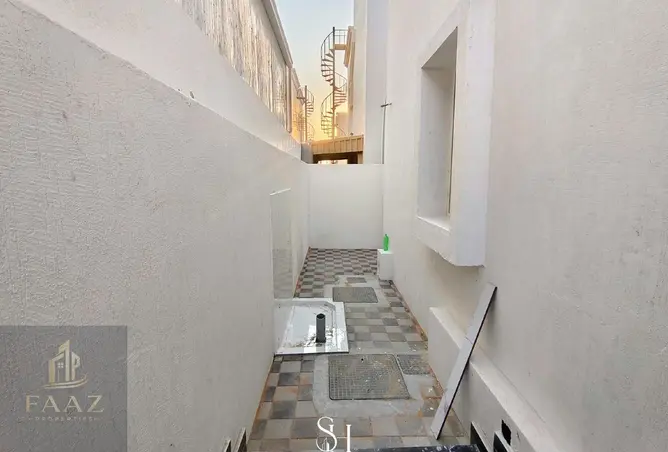 155511158 - Property Image 3