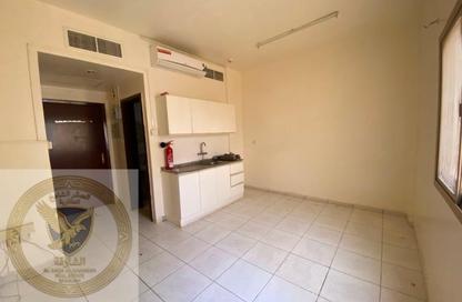 Apartment - Studio - 1 Bathroom for rent in Bu Tina - Al Sharq - Sharjah Apartment - Studio - 1 Bathroom for rent in Bu Tina - Al Sharq - Sharjah