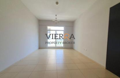 Apartment - 3 Bedrooms - 3 Bathrooms for sale in Mazaya 12 - Queue Point - Liwan - Dubai Land - Dubai