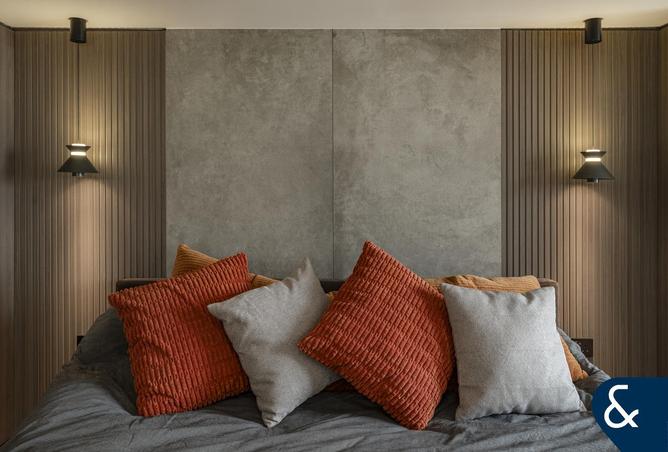 82817000 - Property Image 2