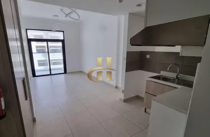 شقة - 1 حمام للايجار في لا بيرلا بلانكا - منطقة 15 - قرية جميرا الدائرية - دبي