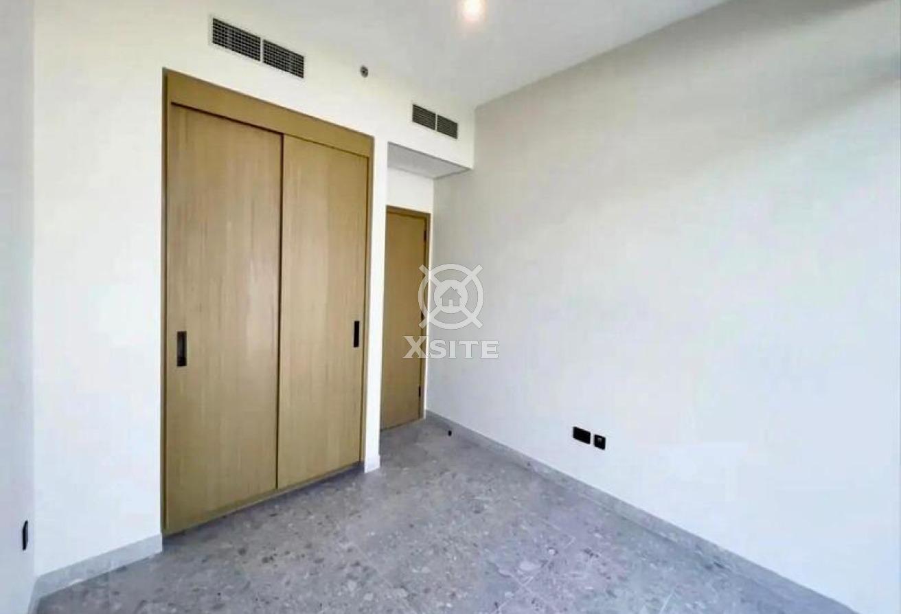 Spacious 3 BR | Well Lit | Ready to Move photo 4